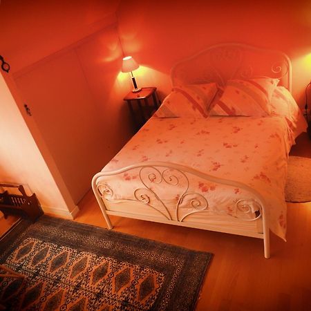 Chambres D'Hotes Chez Annie Breles Room photo